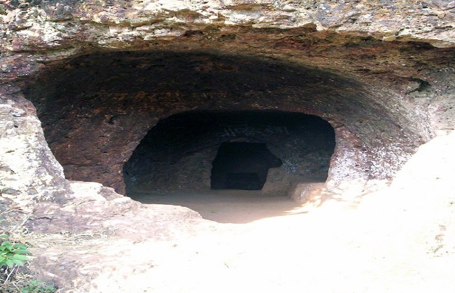 Parashar caves